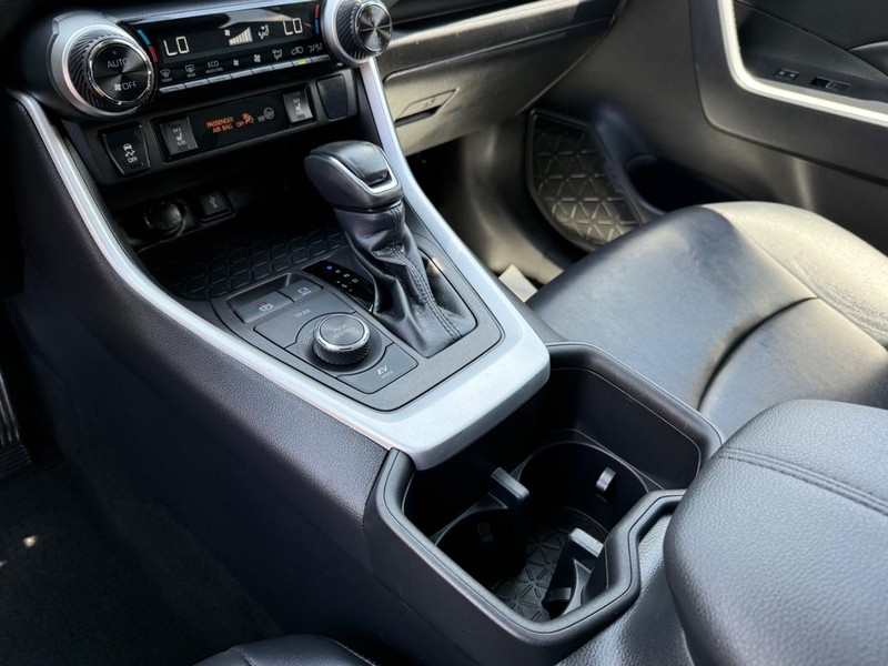 Toyota RAV4 Hybrid Vehicle Image 22