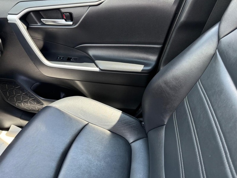 Toyota RAV4 Hybrid Vehicle Image 23