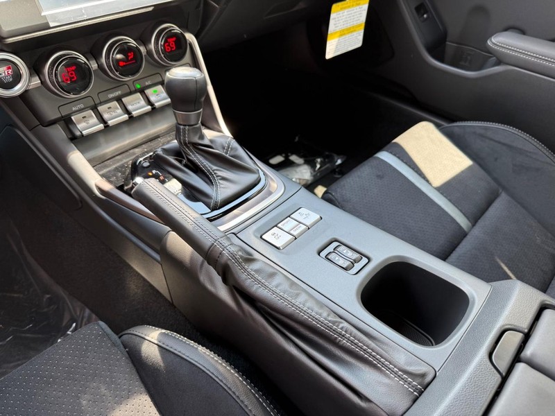 Toyota GR86 Vehicle Image 14