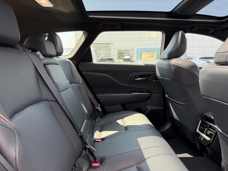 Toyota Crown Signia Vehicle Image 04