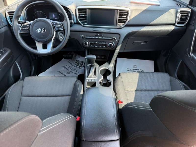 Kia Sportage Vehicle Image 11
