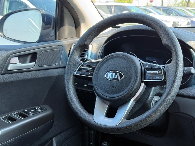 Kia Sportage Vehicle Image 12