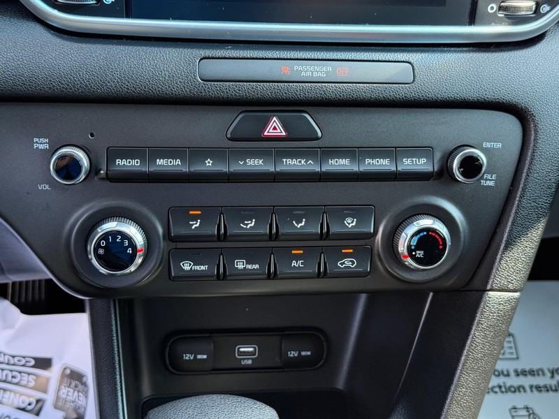 Kia Sportage Vehicle Image 17