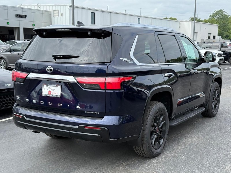 Toyota Sequoia Vehicle Image 03