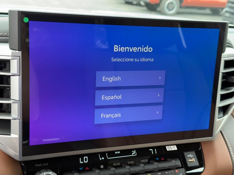 Toyota Sequoia Vehicle Image 12