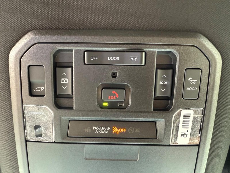 Toyota Sequoia Vehicle Image 17