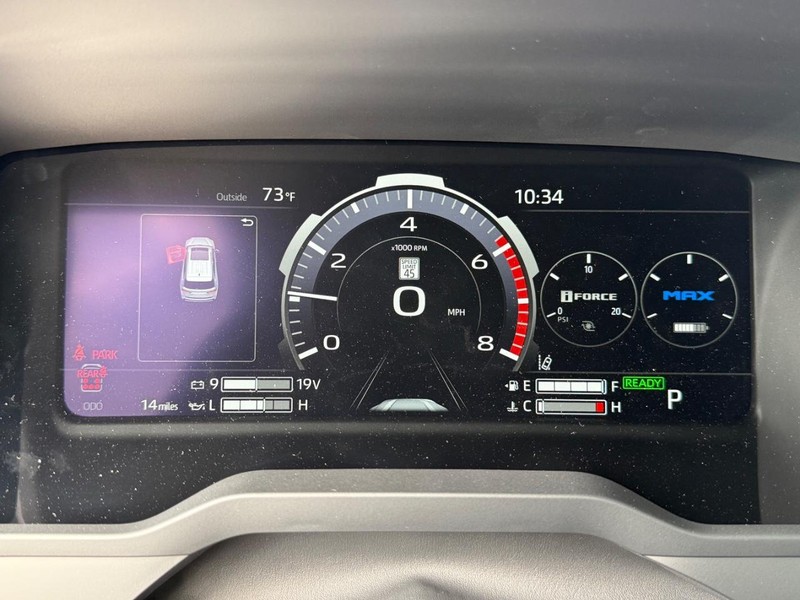 Toyota Sequoia Vehicle Image 18