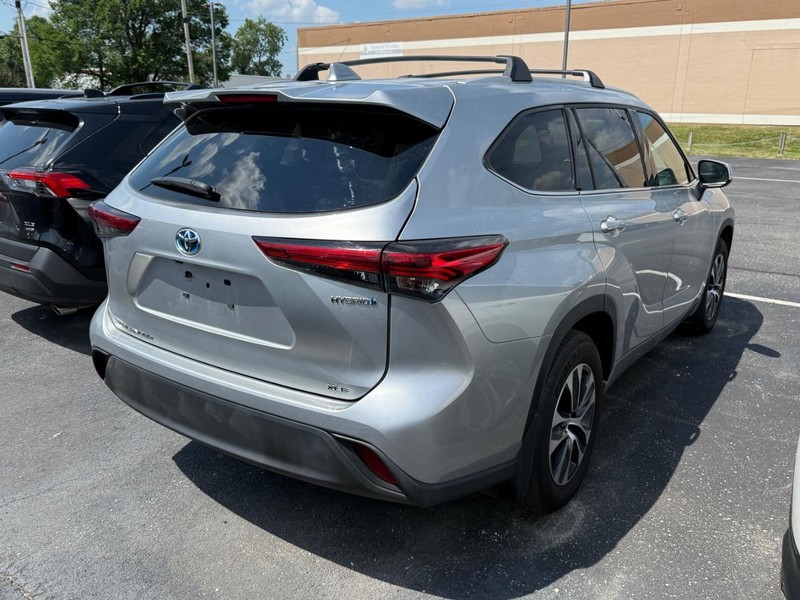 Toyota Highlander Hybrid Vehicle Image 04