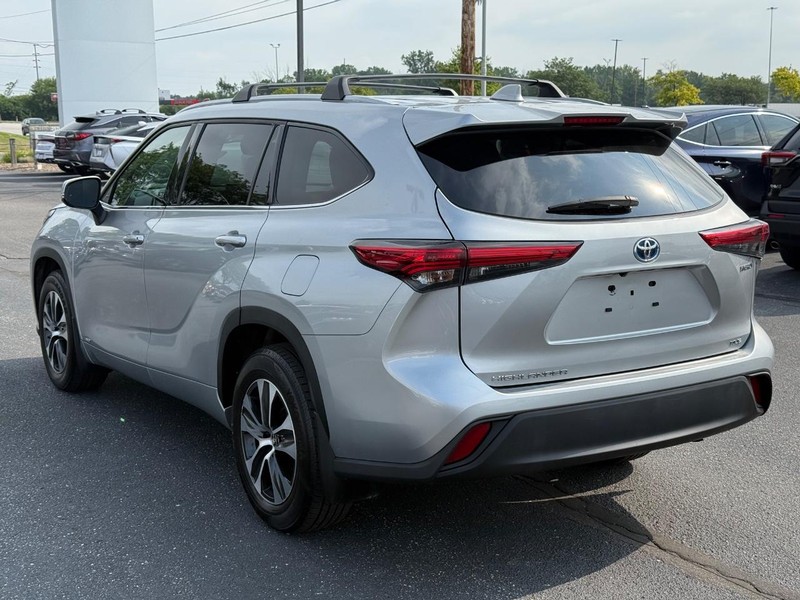 Toyota Highlander Hybrid Vehicle Image 05