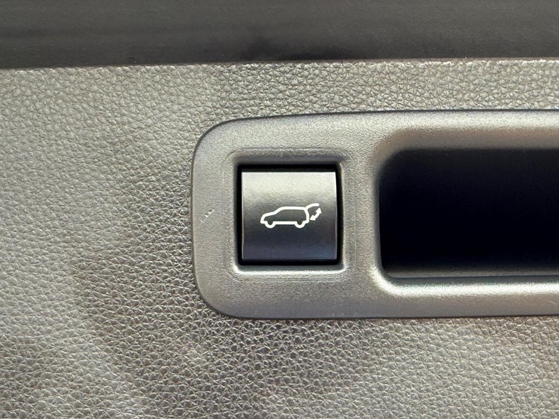 Toyota Highlander Hybrid Vehicle Image 08