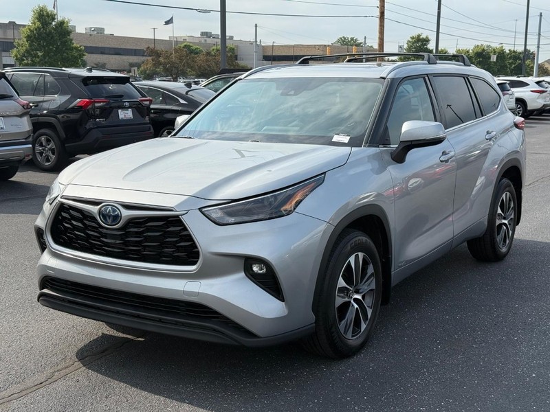 Toyota Highlander Hybrid Vehicle Image 09