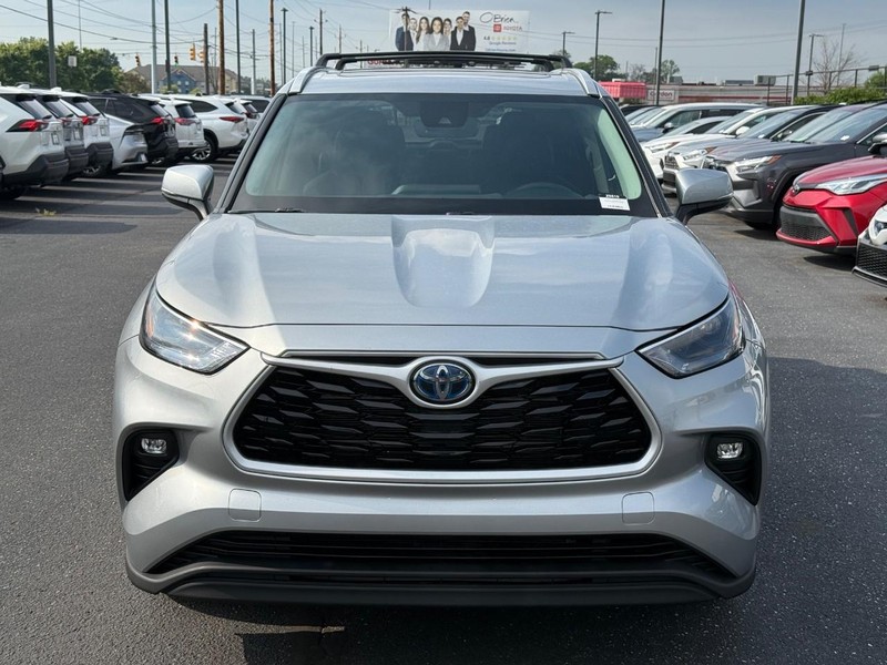 Toyota Highlander Hybrid Vehicle Image 10