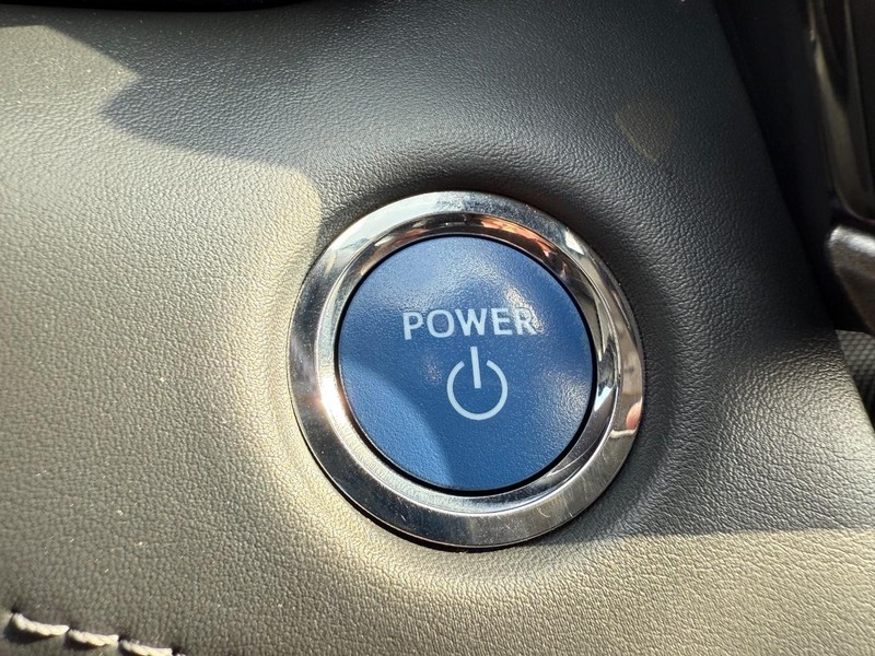 Toyota Highlander Hybrid Vehicle Image 18