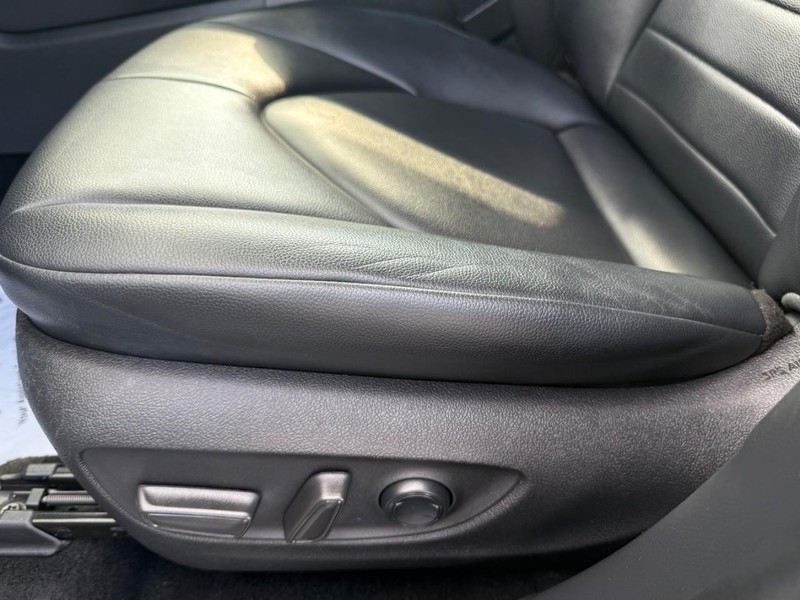 Toyota Highlander Hybrid Vehicle Image 28
