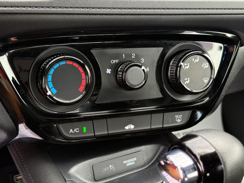 Honda HR-V Vehicle Image 18