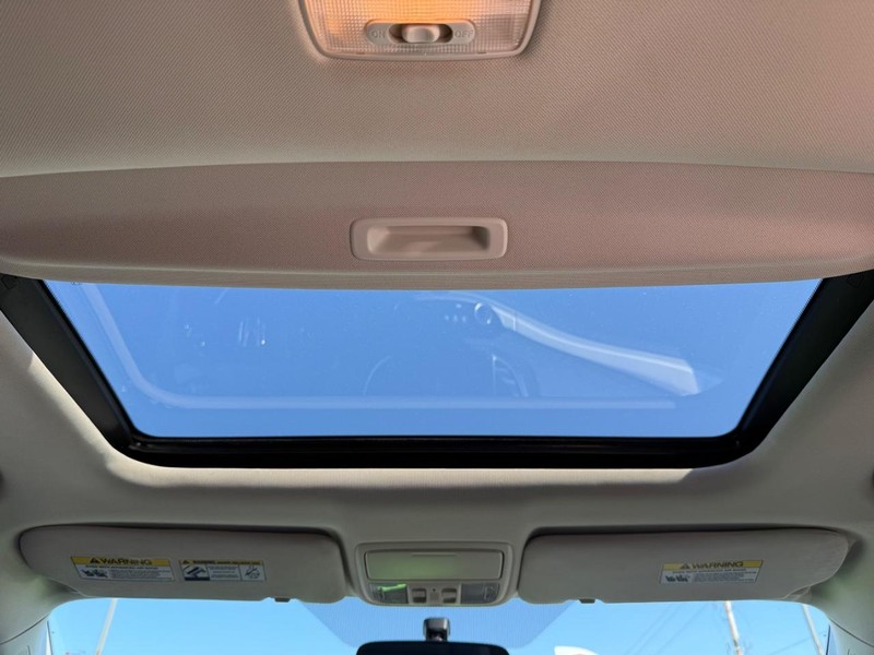Honda CR-V Vehicle Image 11