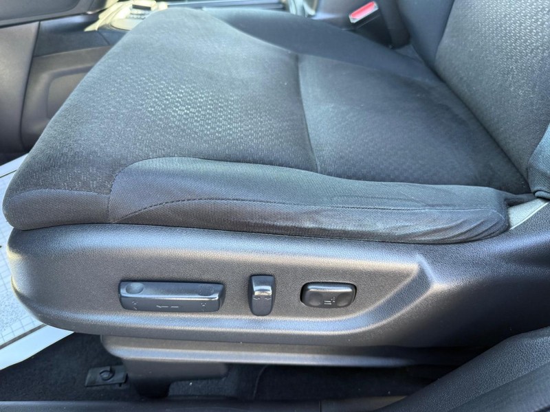 Honda CR-V Vehicle Image 27