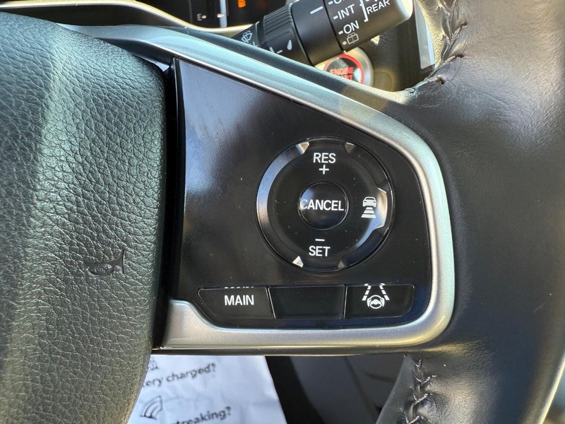 Honda CR-V Vehicle Image 16