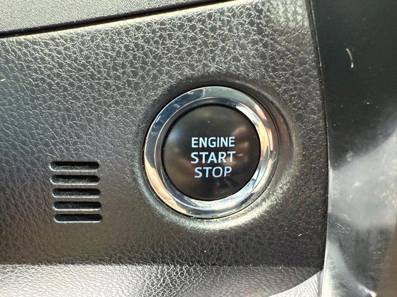 Toyota Corolla Vehicle Image 16
