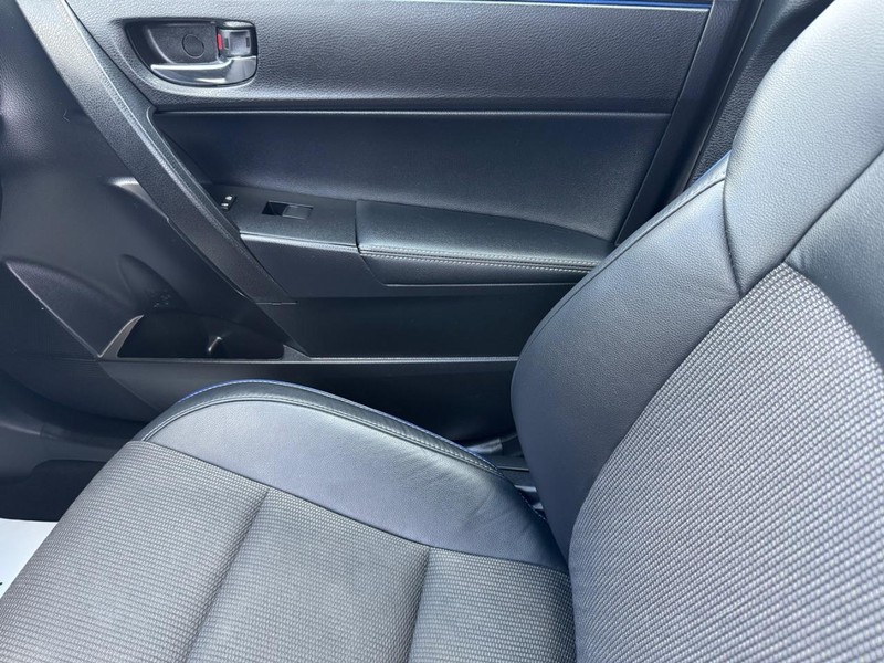 Toyota Corolla Vehicle Image 21