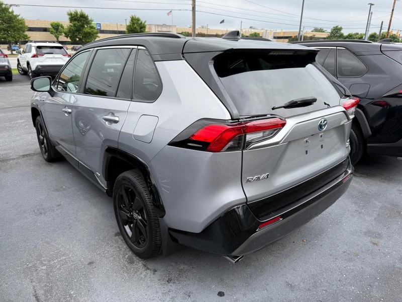 Toyota RAV4 Hybrid Vehicle Image 03