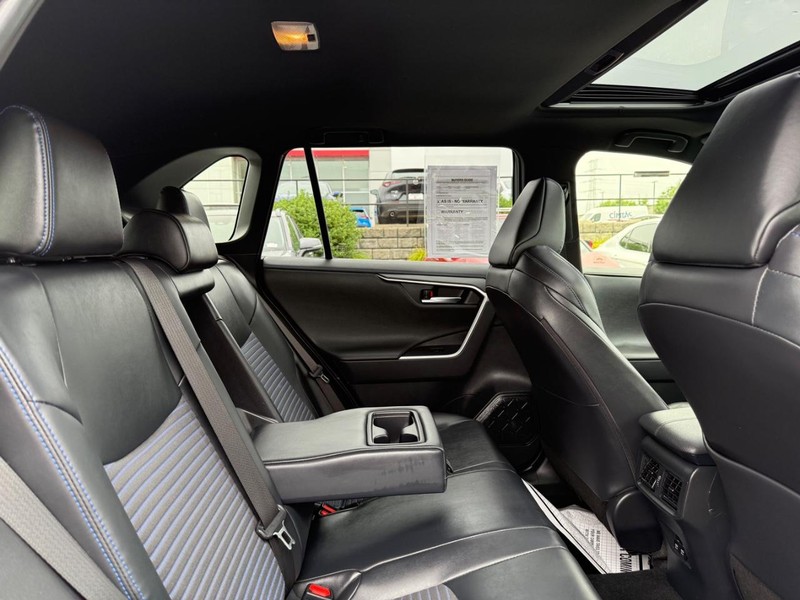 Toyota RAV4 Hybrid Vehicle Image 11