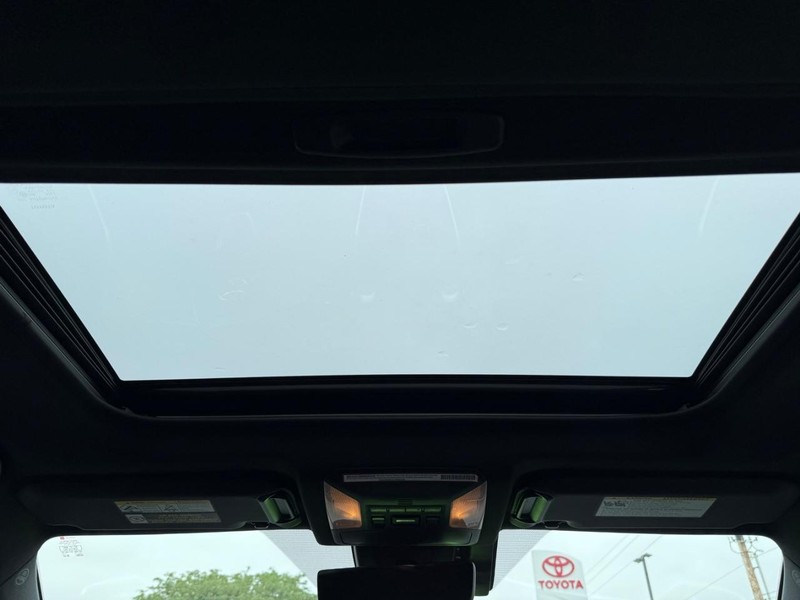 Toyota RAV4 Hybrid Vehicle Image 12