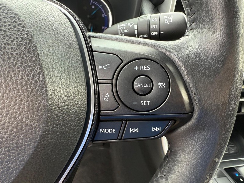 Toyota RAV4 Hybrid Vehicle Image 16