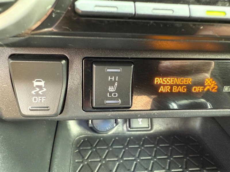 Toyota RAV4 Hybrid Vehicle Image 18