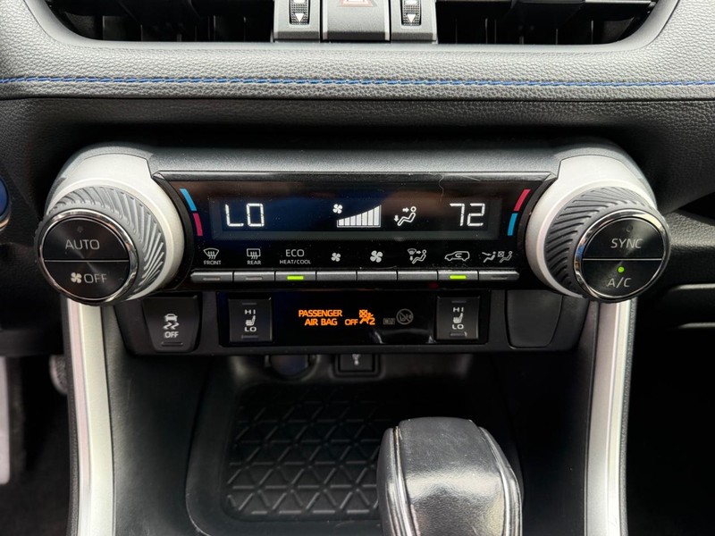 Toyota RAV4 Hybrid Vehicle Image 21