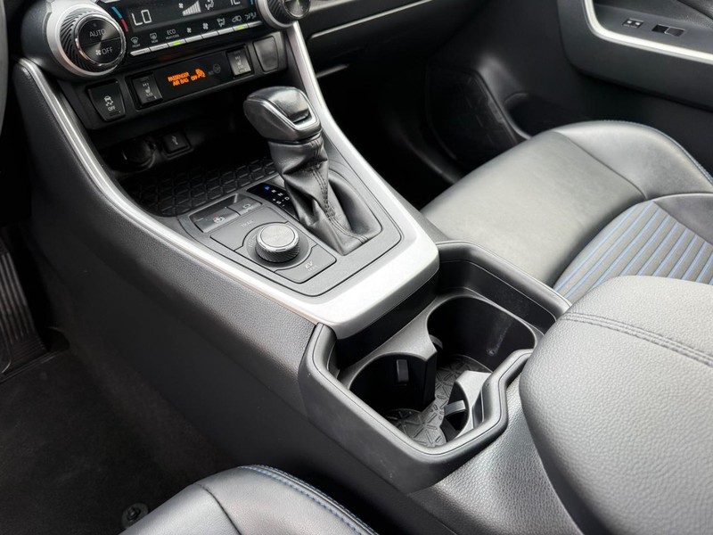 Toyota RAV4 Hybrid Vehicle Image 22
