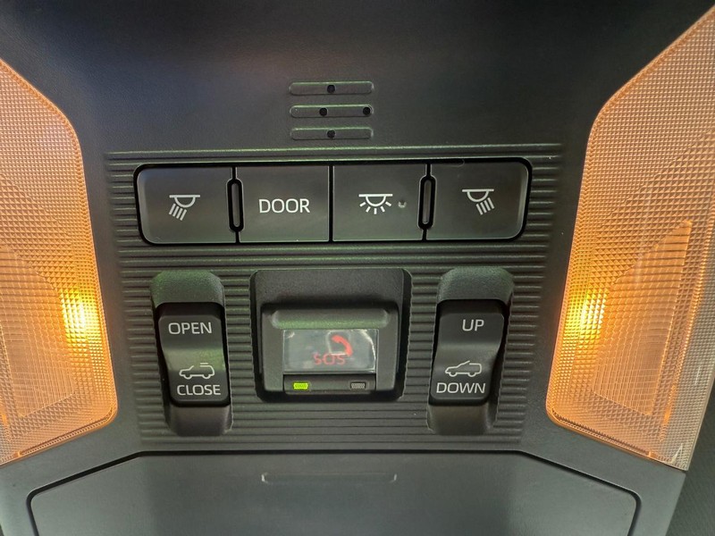 Toyota RAV4 Hybrid Vehicle Image 24