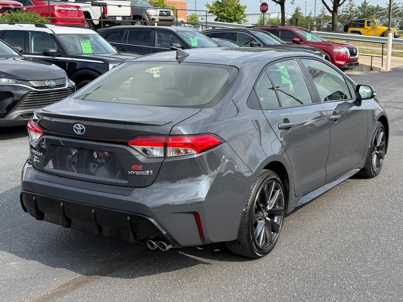 Toyota Corolla Hybrid Vehicle Image 03
