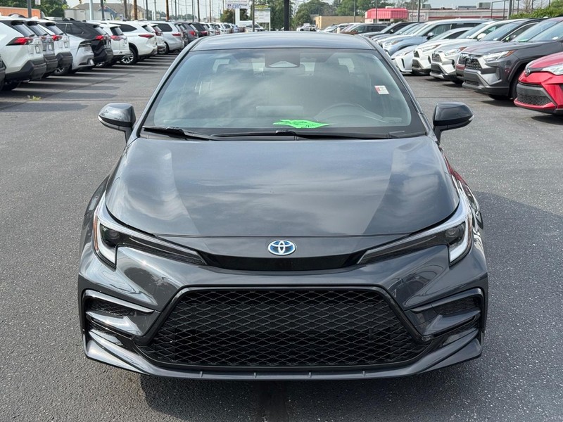 Toyota Corolla Hybrid Vehicle Image 09