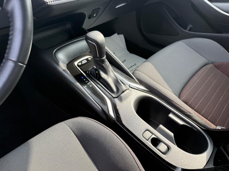 Toyota Corolla Hybrid Vehicle Image 19