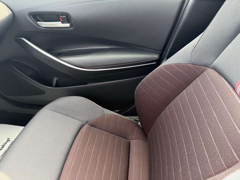 Toyota Corolla Hybrid Vehicle Image 20
