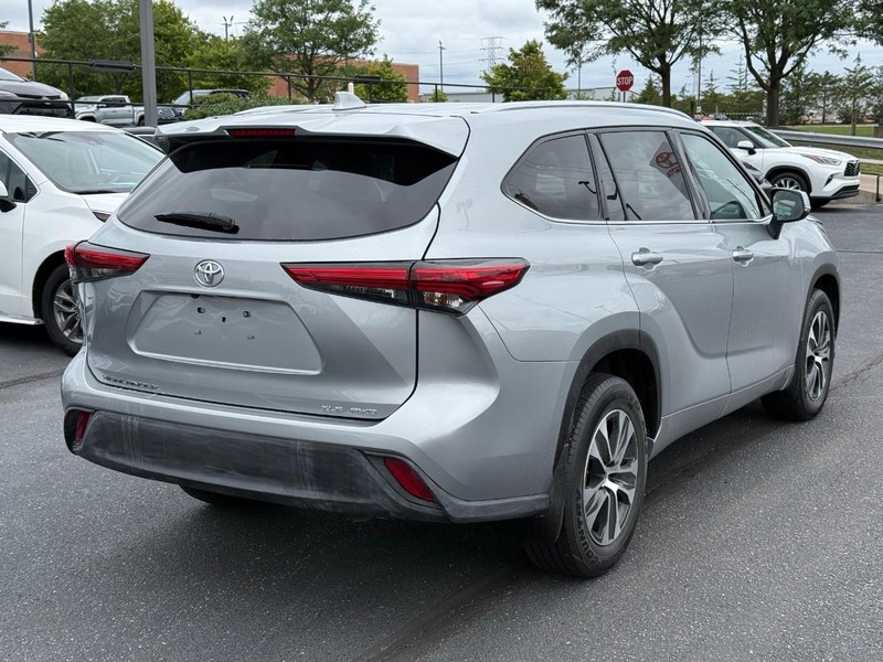 Toyota Highlander Vehicle Image 03