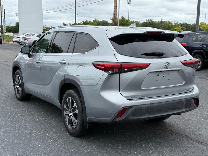 Toyota Highlander Vehicle Image 05