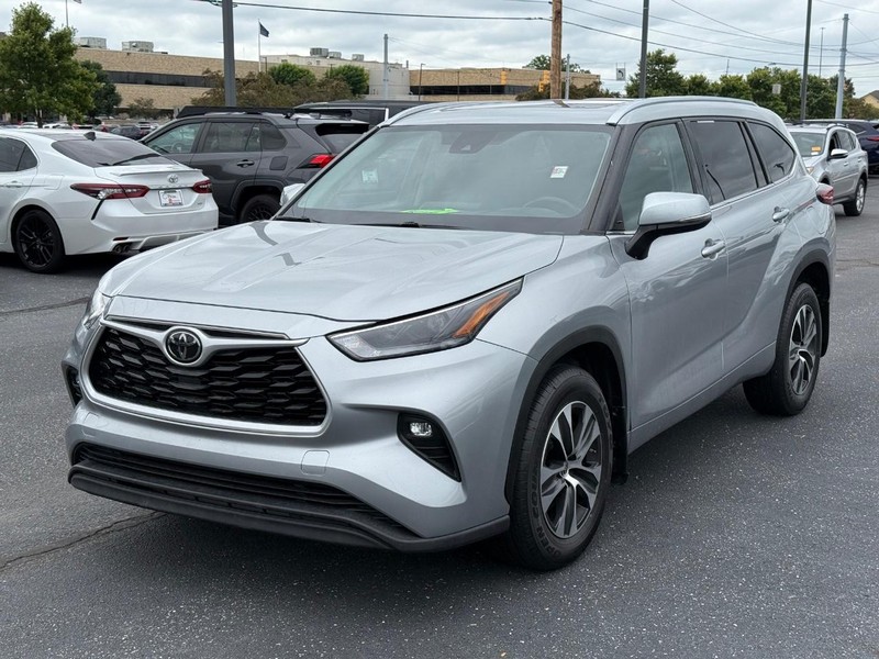 Toyota Highlander Vehicle Image 09