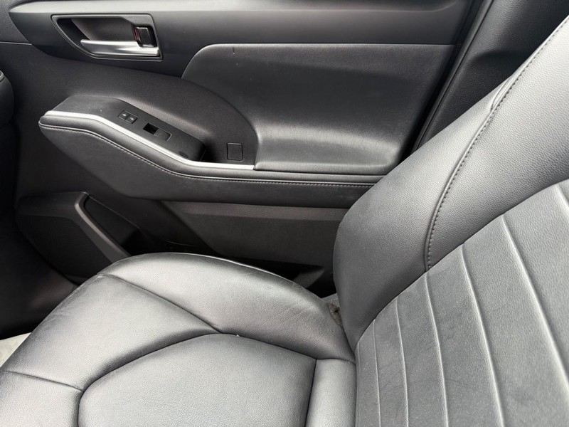 Toyota Highlander Vehicle Image 23