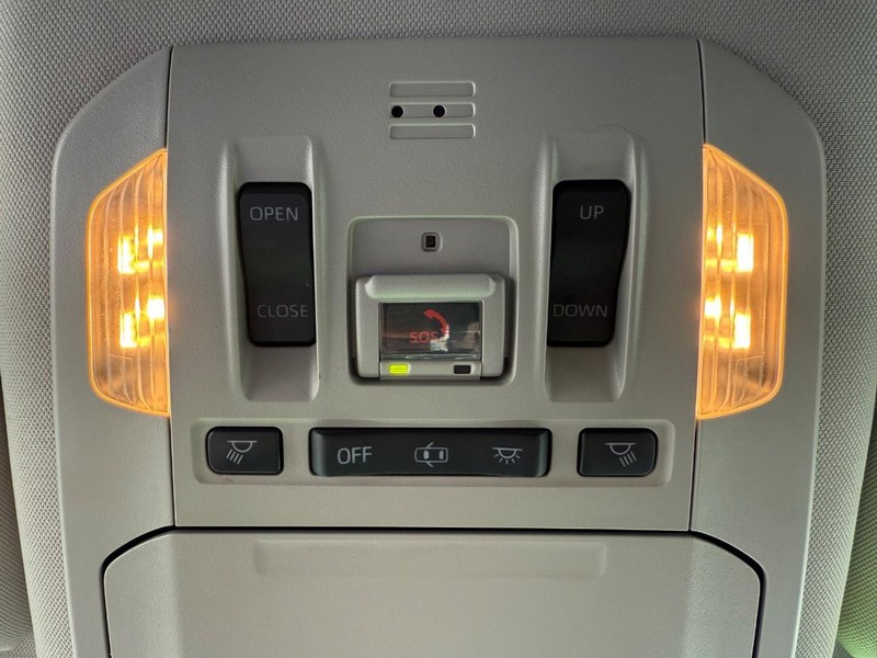 Toyota Highlander Vehicle Image 24