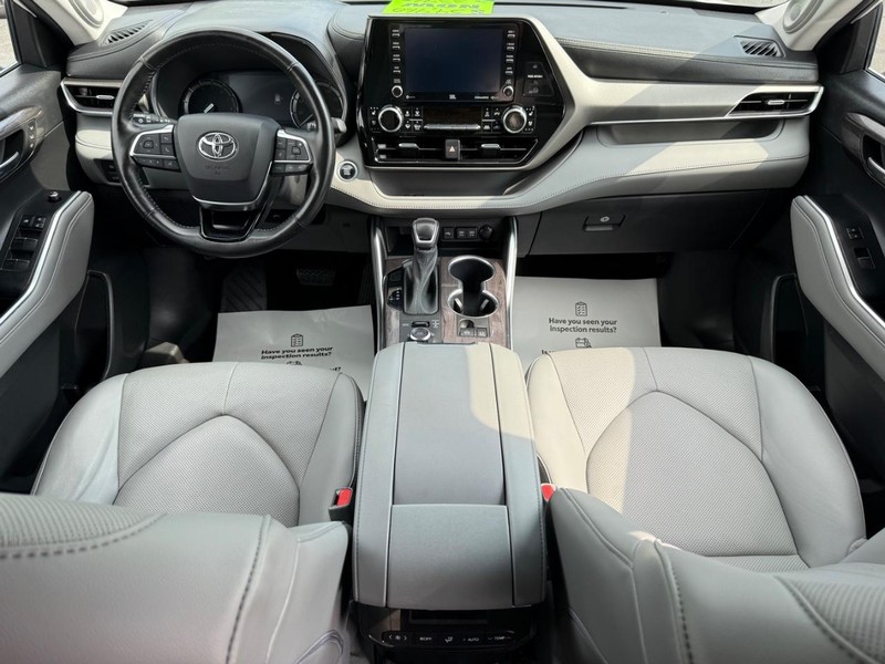 Toyota Highlander Vehicle Image 13