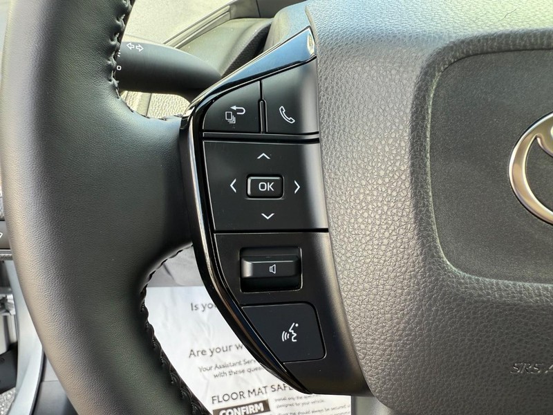 Toyota Prius Vehicle Image 13