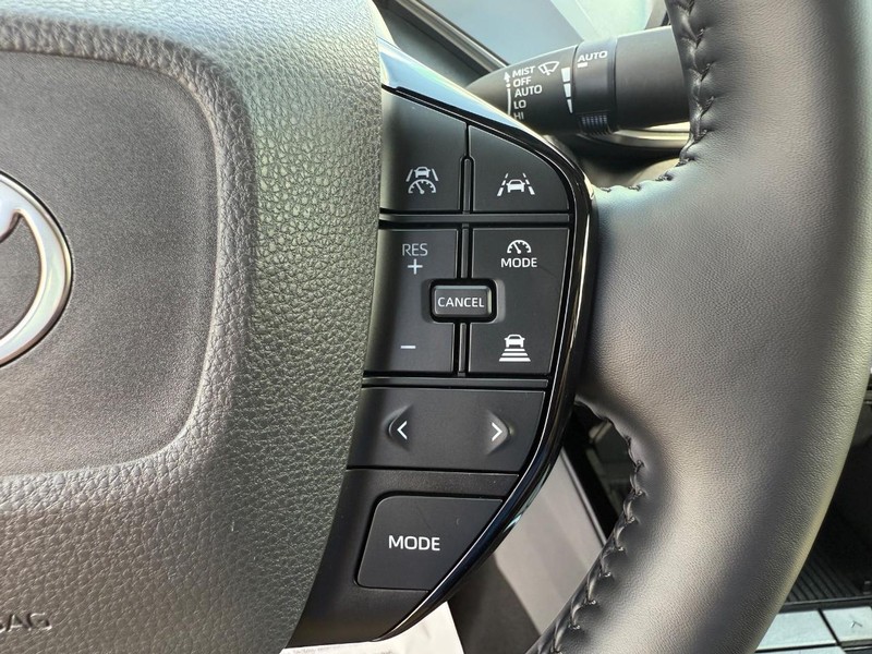 Toyota Prius Vehicle Image 14