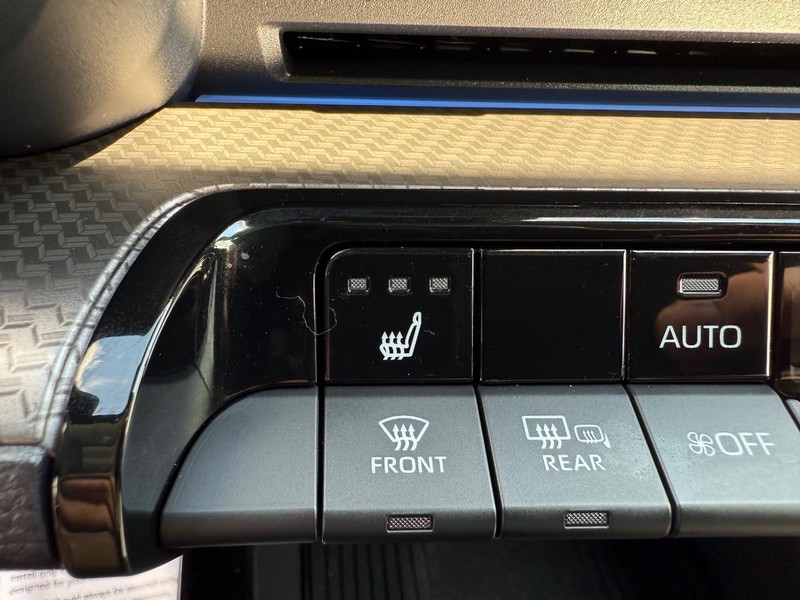 Toyota Prius Vehicle Image 16