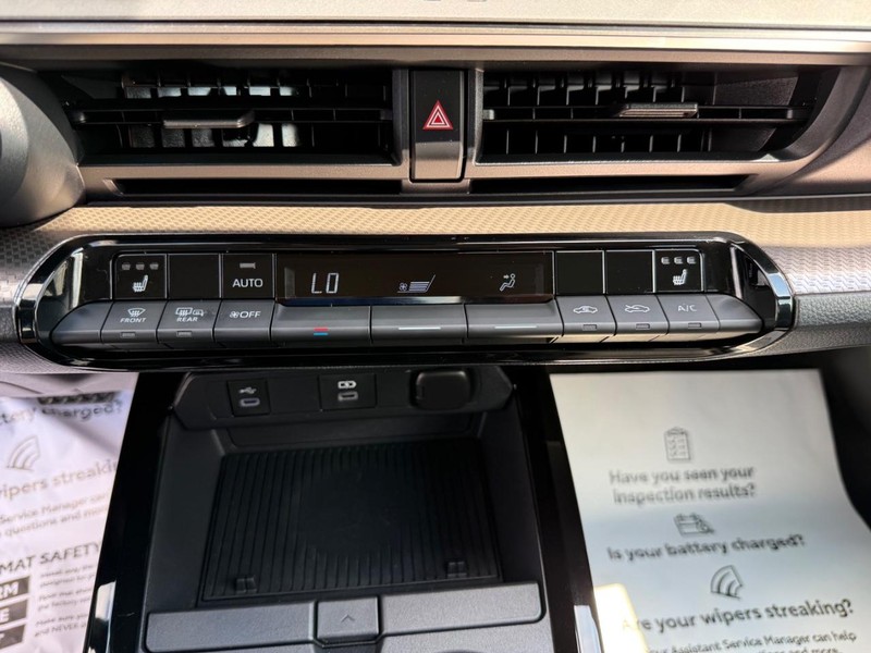 Toyota Prius Vehicle Image 19