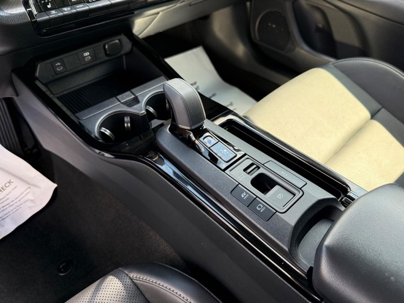 Toyota Prius Vehicle Image 20