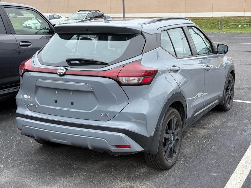 Nissan Kicks Vehicle Image 04