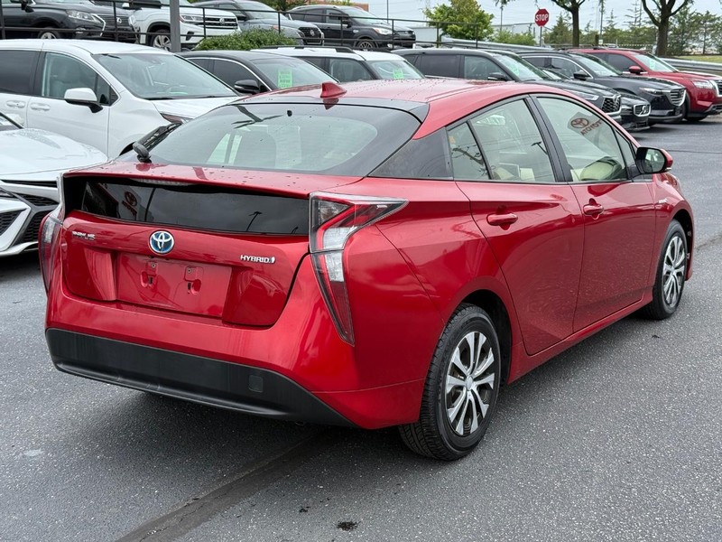 Toyota Prius Vehicle Image 03