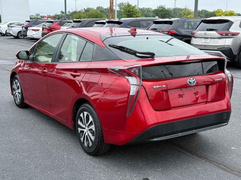 Toyota Prius Vehicle Image 05
